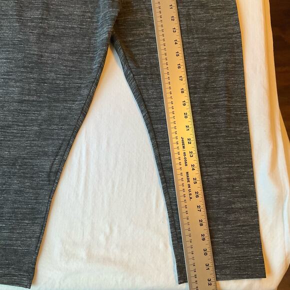 Time & Tru Women’s High Rise Cropped Leggings size XL (16-18), Solid Gray - Picture 3 of 7
